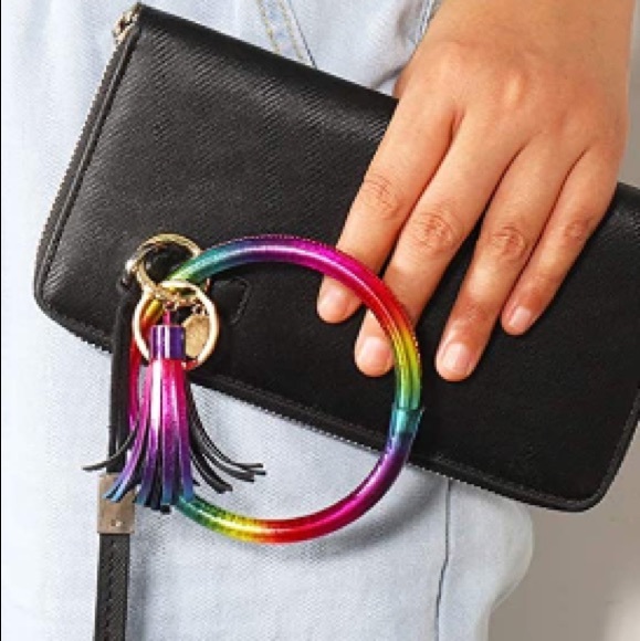 Accessories - Leather bangle bracelet keychain